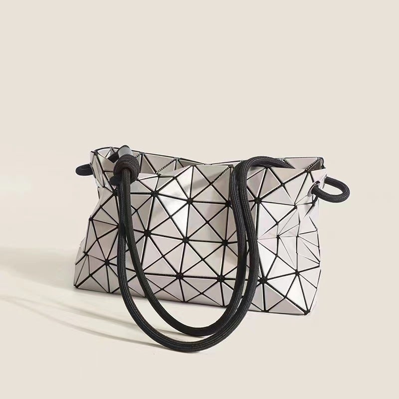 2025 Fashion Simple Single-Shoulder Women'S Bag Trendy Quilted Tofu Geometric Folding Crossbody Underarm Bag - Image 3