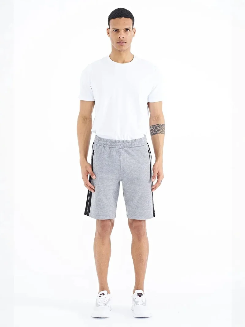 تومي لايف TOMMY Men's Knit Sweat Shorts