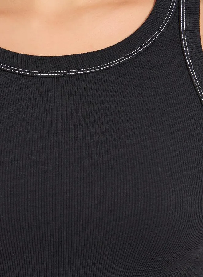 Styli Solid Round Neck Racerback Contrast Stitch Tank Top