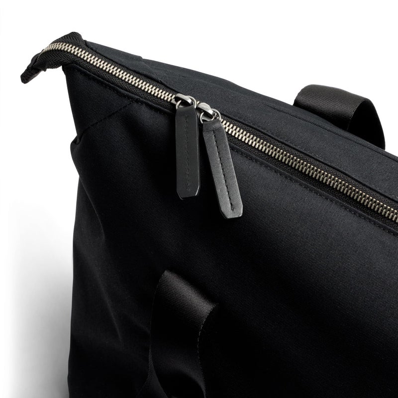 BELLROY حقيبة بيلروي الكلاسيكية للرحلات (حقيبة سفر لعطلة نهاية الأسبوع مع تنظيم داخلي وحقيبة خلفية للكمبيوتر المحمول لحجم 15 بوصة في حقيبة) - أسود - Image 5