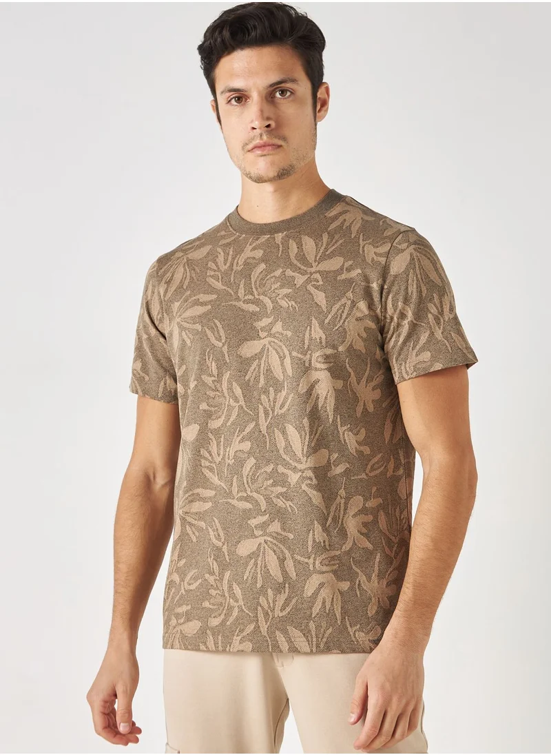 ايكونيك Leaf Print Crew Neck T-Shirt