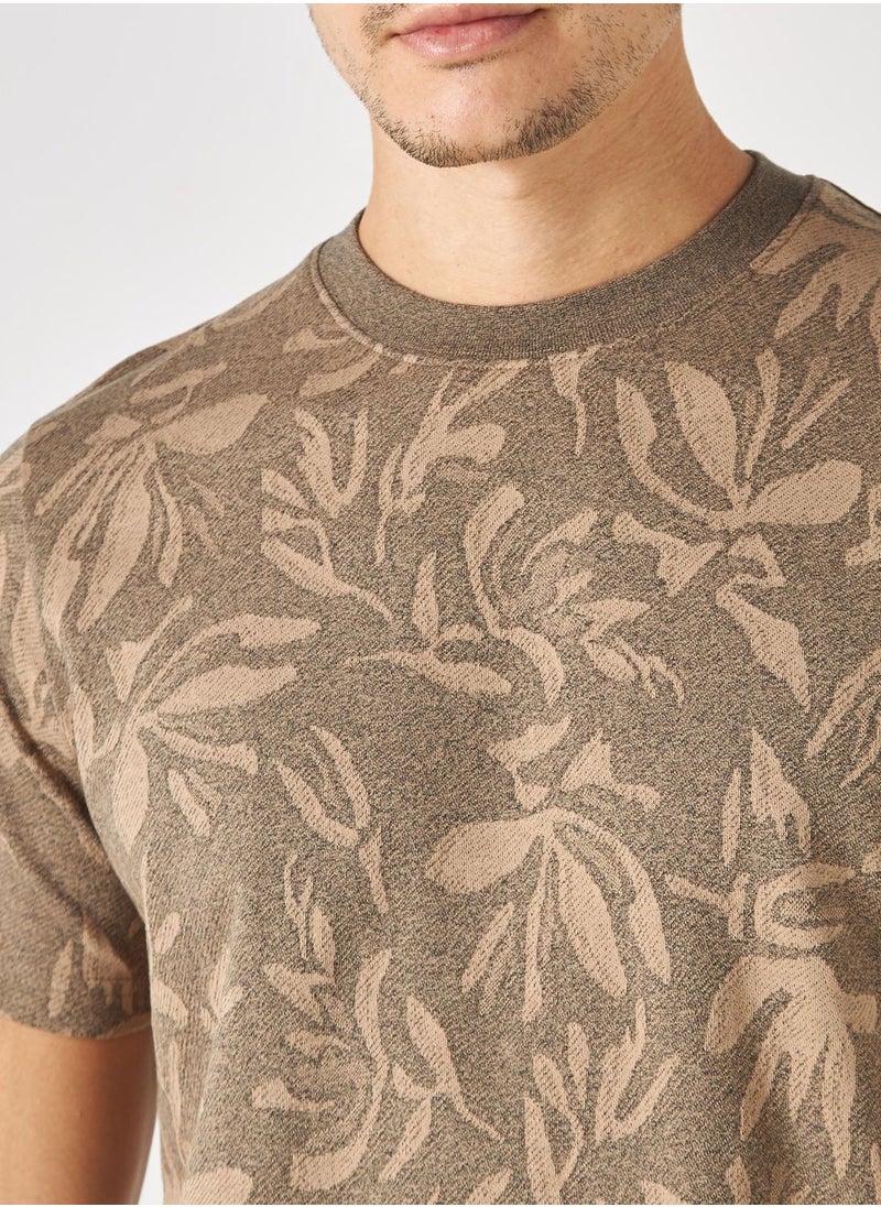 Leaf Print Crew Neck T-Shirt - pzsku/Z34DF3A93246A9746BFD3Z/45/_/1709310400/f099383f-c6a0-428c-b105-234ab6f310b0