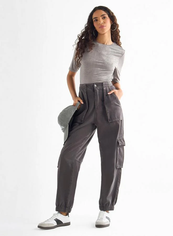 سبلاش فيڤ بلوزة بارزة الملمس بياقة ضيقة وتفاصيل كسرات وأكمام قصيرة