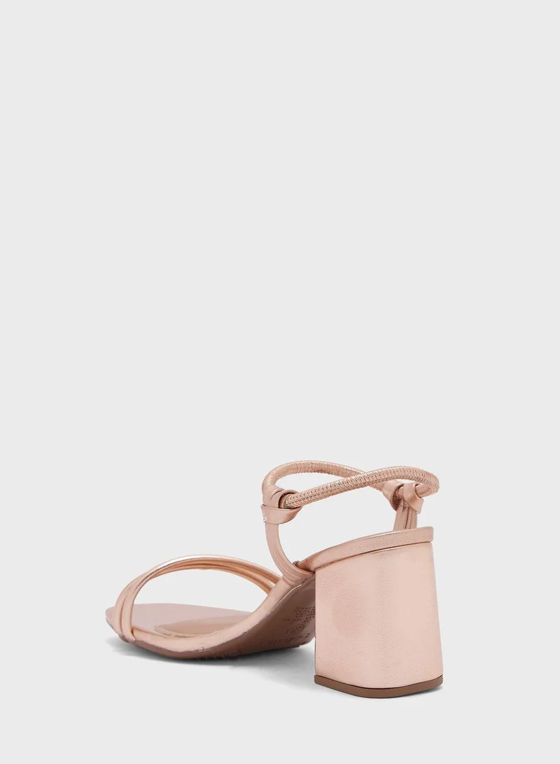 Beira Rio Sandals for Women with Back Strap – Stylish & Supportive sling Back Ladies Sandals