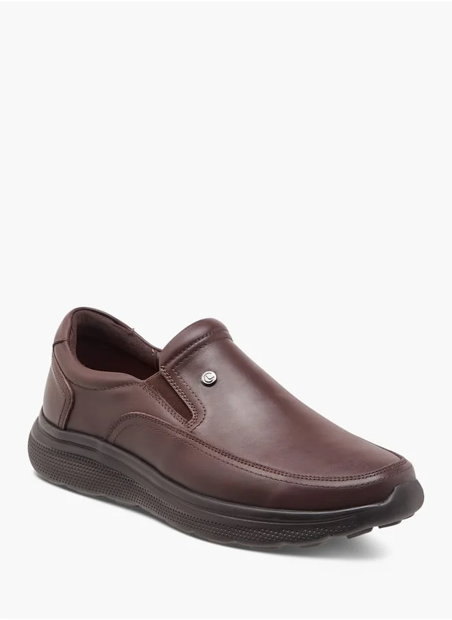 لو كونفورت Men Solid Slip-On Loafers