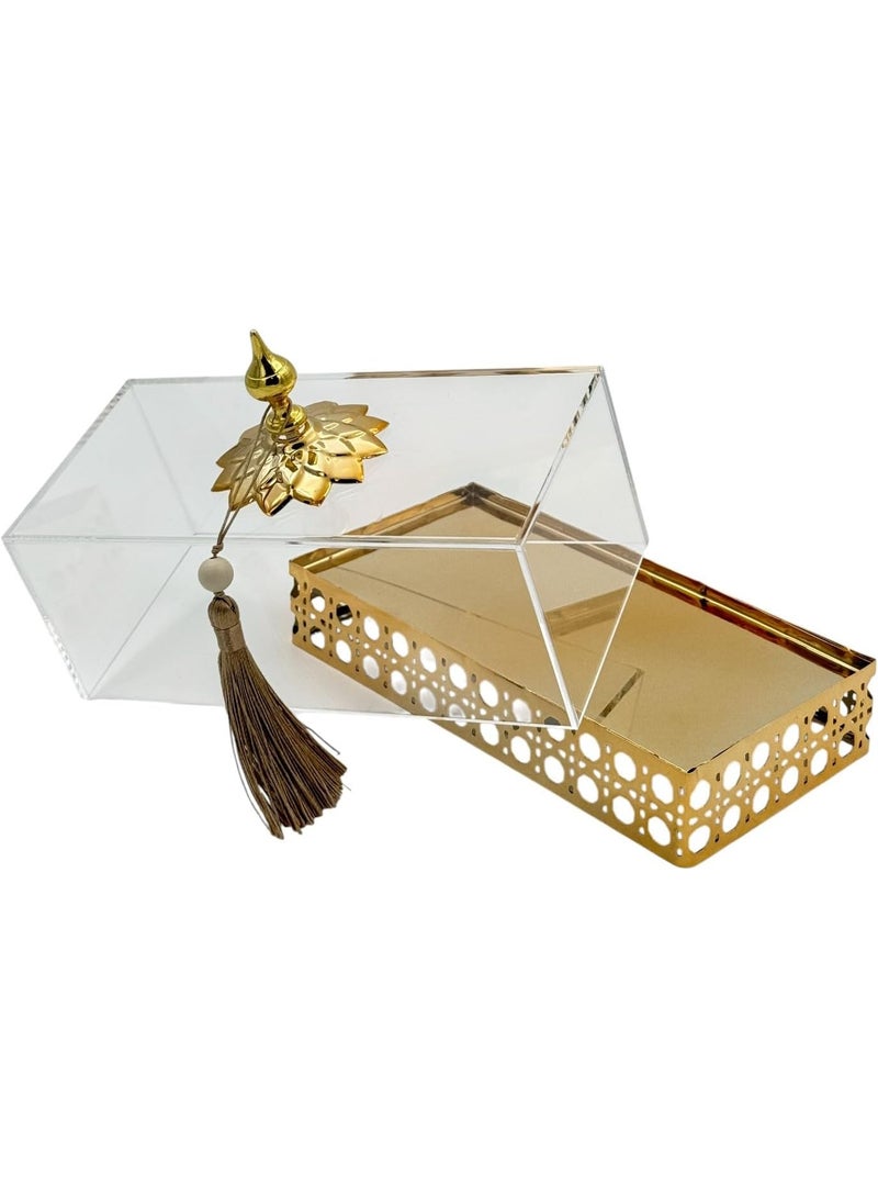بي آند دي علبة تخزين ديكورية مربعة من الأكريليك من B&D بلمسات ذهبية، شفافة وذهبية، حجم صغير، مع تفاصيل شرابة - Image 1