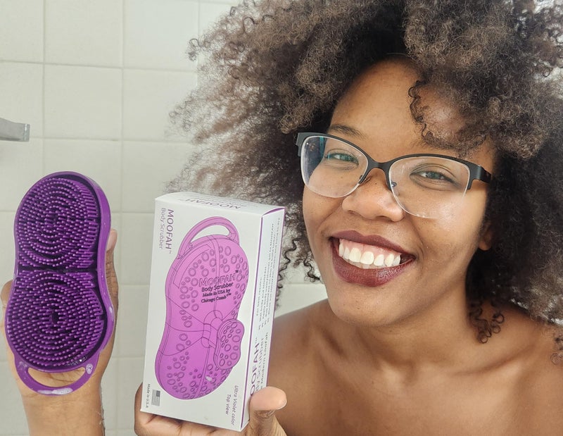 Chicago Comb MOOFAH™ Body Scrubber- Made in USA, Loofah Alternative, Exfoliating, Refreshing, Quick-Drying, Travel-Friendly, Easy-to-Clean (Ultra Violet) - Image 4