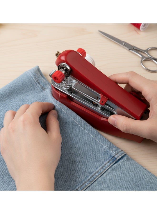 بريميم آلة خياطة صغيرة محمولة باليد – باللون الأحمر والكروم لإصلاح الأقمشة بسرعة وسهولة - Image 2