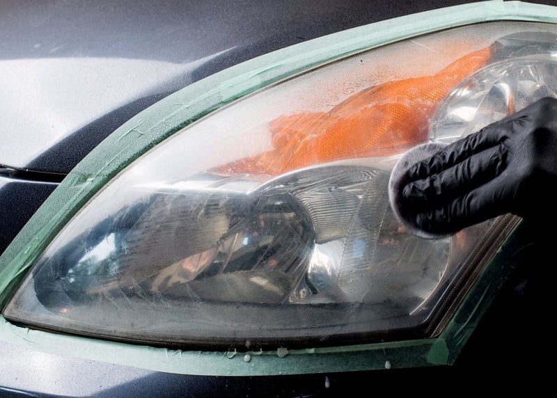 3M Quick Headlight Renewal, Helps Remove Light Haziness & Yellowing in Minutes, Hand Application, 39186, 1 Sachet - Image 3