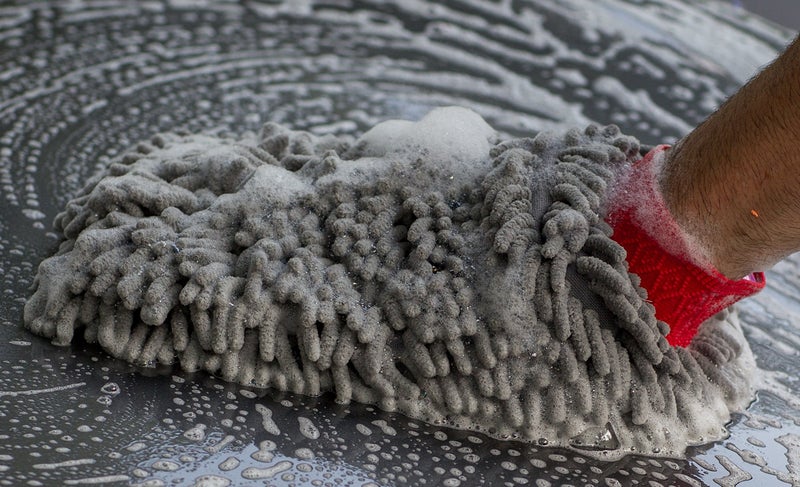 MOTHERS Premium Chenille Car Wash Mitt, Scratch and Lint Free, 2 Pack - Image 3