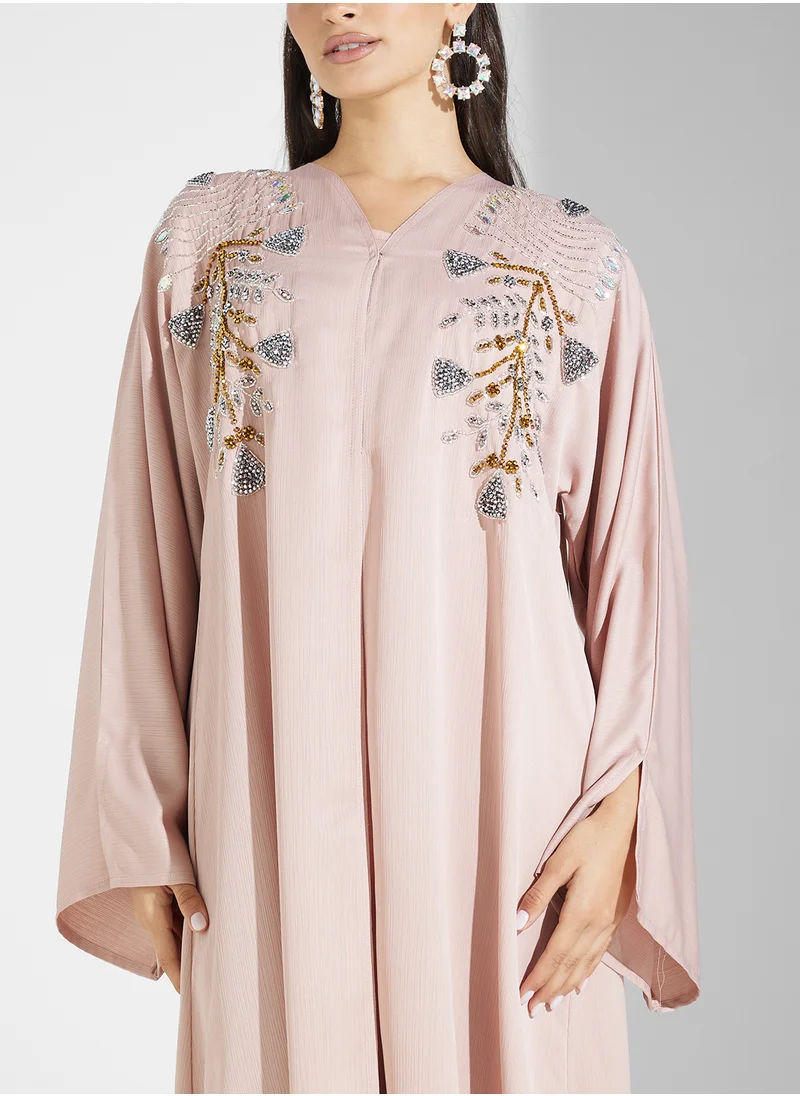 هيا كلوزيت V-Neck Embroidered Flared Sleeve Abaya