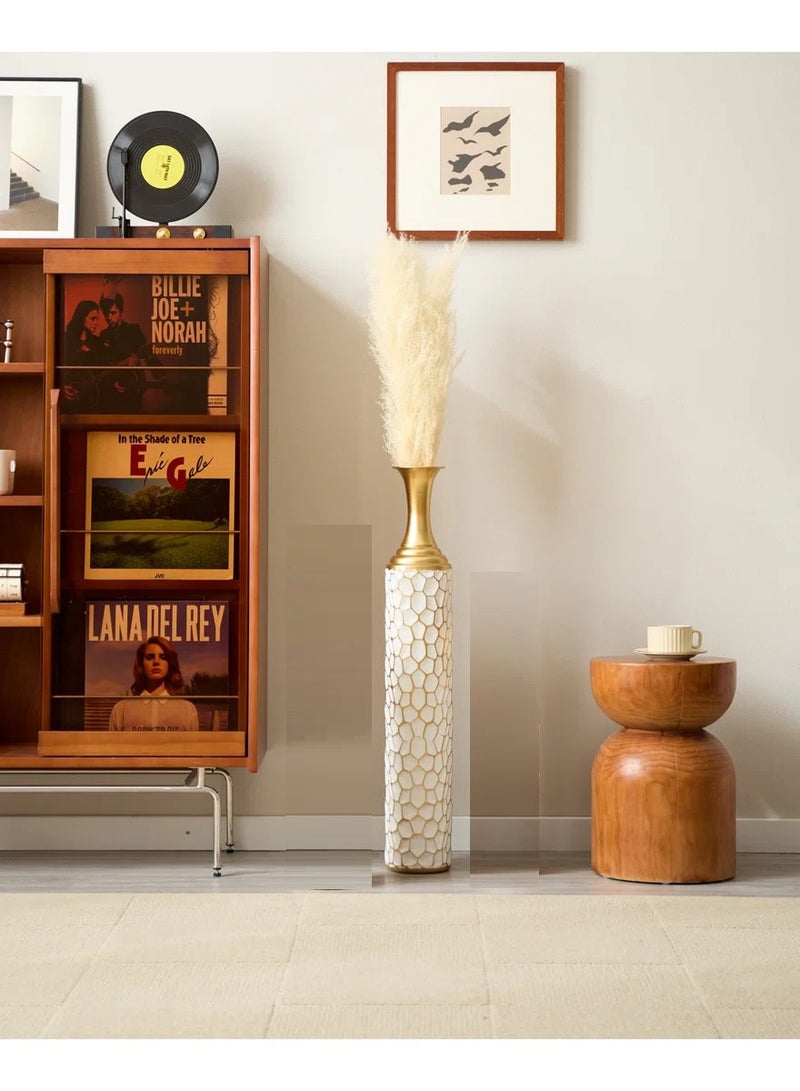 ديكور هيلز مزهرية أرضية معدنية طويلة مزخرفة باللونين الأبيض والذهبي من ديكور هيلز | مزهرية أنيقة طويلة للديكور المنزلي | مزهرية للديكور المنزلي - Image 2