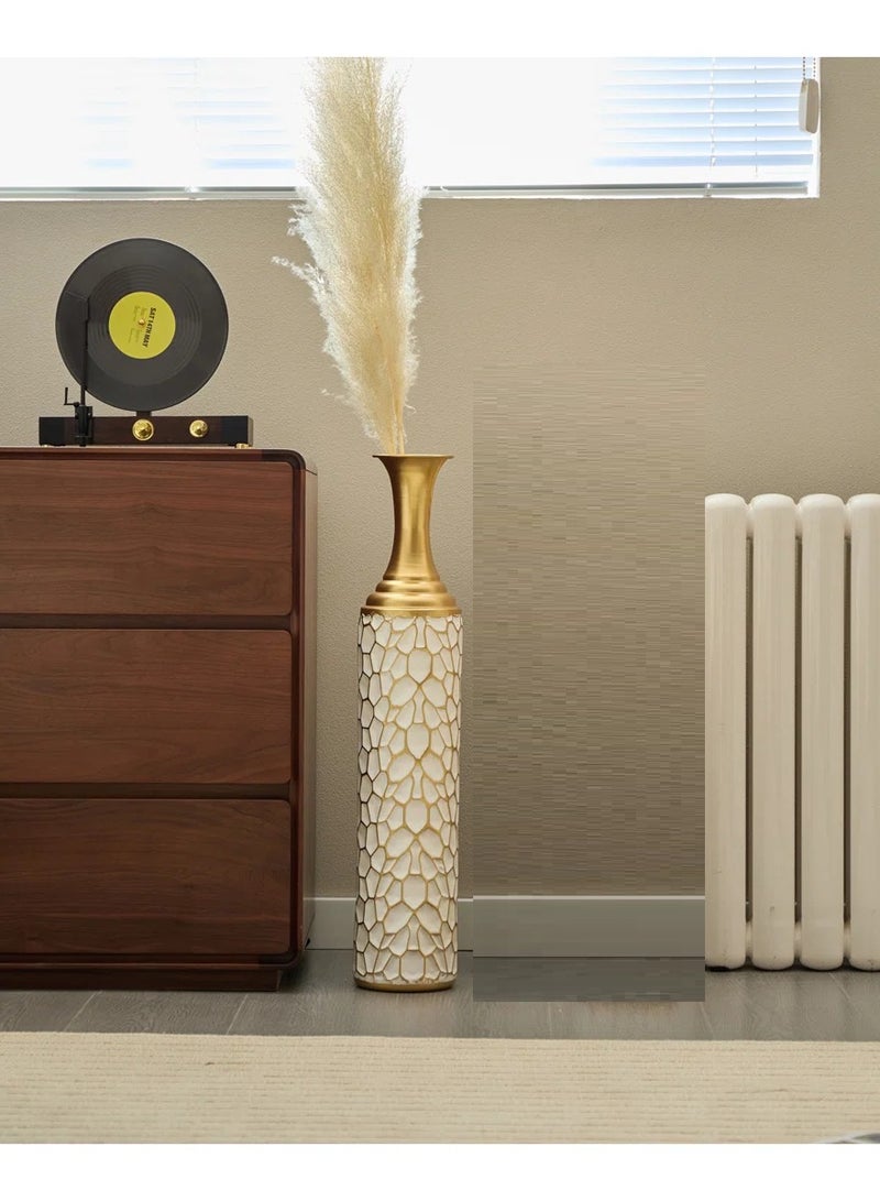 ديكور هيلز مزهرية أرضية معدنية طويلة مزخرفة باللونين الأبيض والذهبي من ديكور هيلز | مزهرية أنيقة طويلة للديكور المنزلي | مزهرية للديكور المنزلي - Image 4
