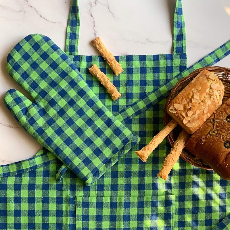 Pixel Home Cotton Apron with Oven Mitt - Green Checked Kitchen Set - Image 1