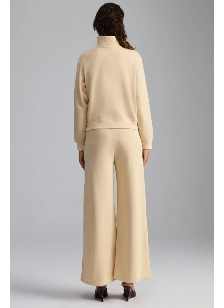 جريميلانج Laury Women's 100% Organic Cotton Soft Wide Leg Regular Label Detailed Cream Sweatpants