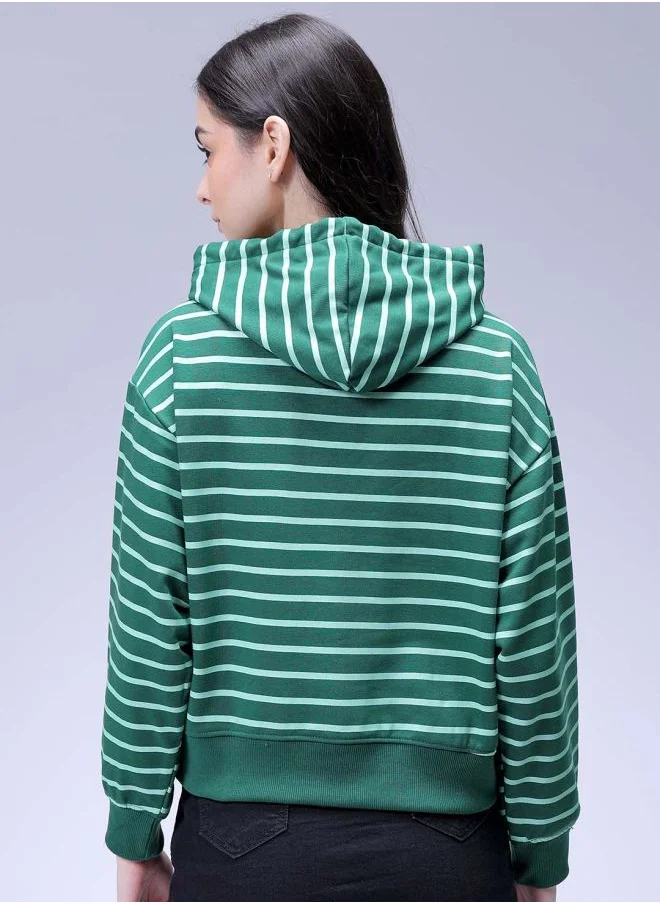 مرفوعة Women Relaxed Green Solid Hooded Neck Long Sleeve Sweatshirt