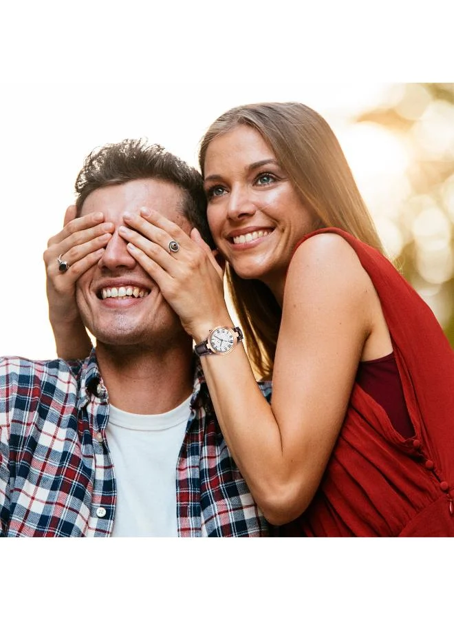 كينيث سكوت ساعة كينيث سكوت نسائية بعقارب وسوار من البولي يوريثين بني