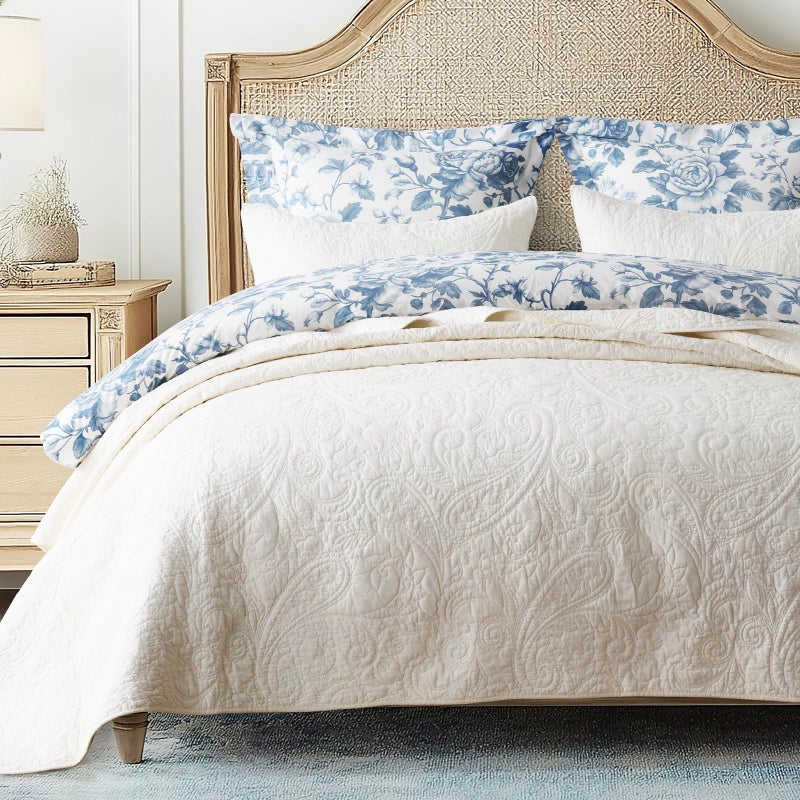 EVERGRACEHOME EVERGRACE 100% Cotton Paisley Quilt Set, King Size 3 Piece Set â€“ Prewashed Lightweight Bedspread with 2 Shams, Soft & Breathable Matelasse Coverlet for All-Season Comfort, Ivory Cream - Image 1