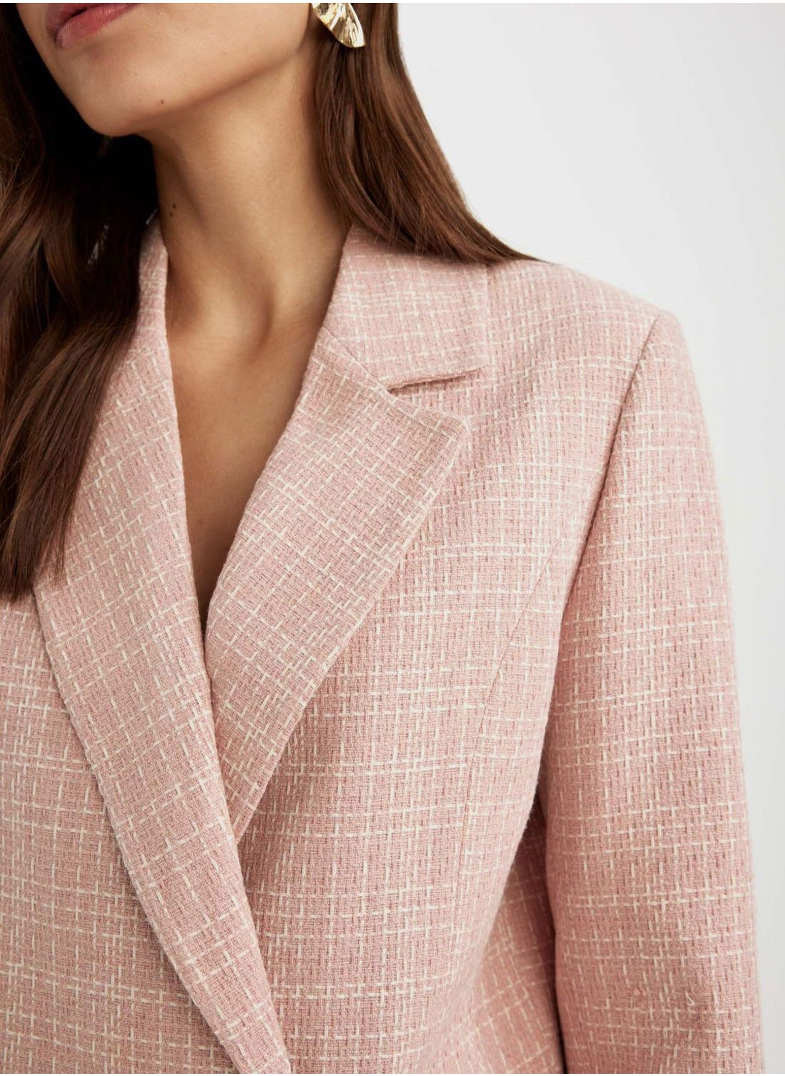Crop Jacket Collar Blazer - https://f.nooncdn.com/p/pzsku/Z3504248C2DE86D2822F3Z/45/1746747903/7cfc12b5-e4da-4f42-9d9b-51729d7d9ee1.jpg?width=original