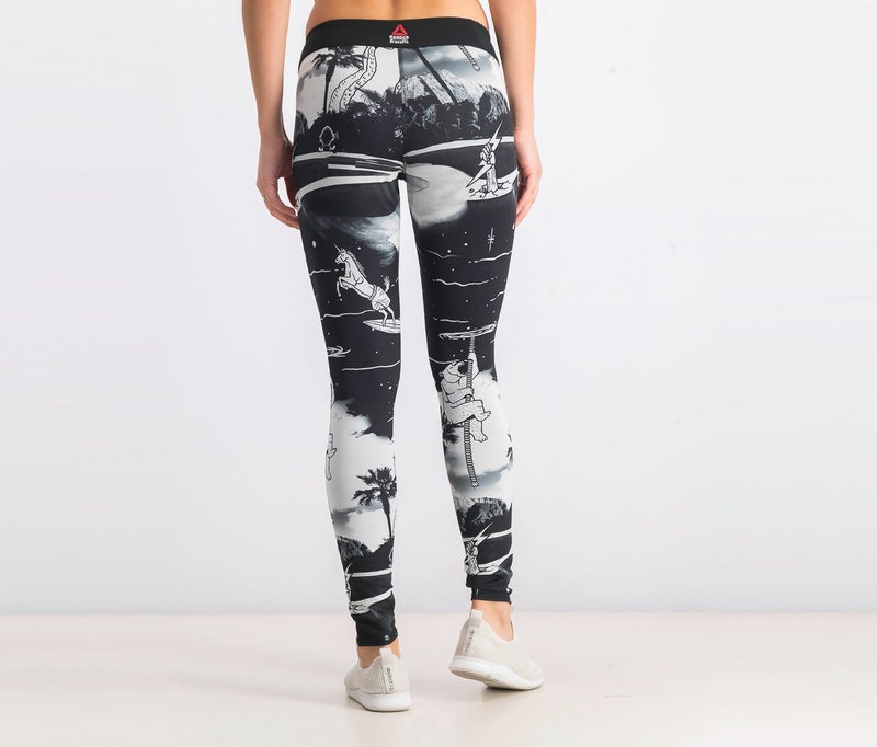 Reebok Women Printed Crossfit Stylish Leggings, Black and White - Image 4