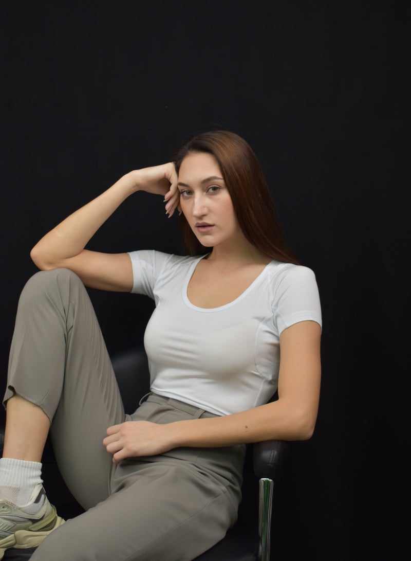 ARMUP® Her Sweat Protection Innerwear – Your Invisible Shield Against Sweat. Stops Underarm Marks, Boosts Confidence, and Delivers All-Day Freshness. - Image 3