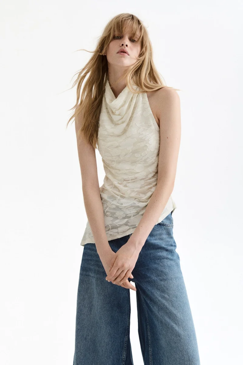 اتش اند ام بلوزة بتصميم شرائط حول الرقبة