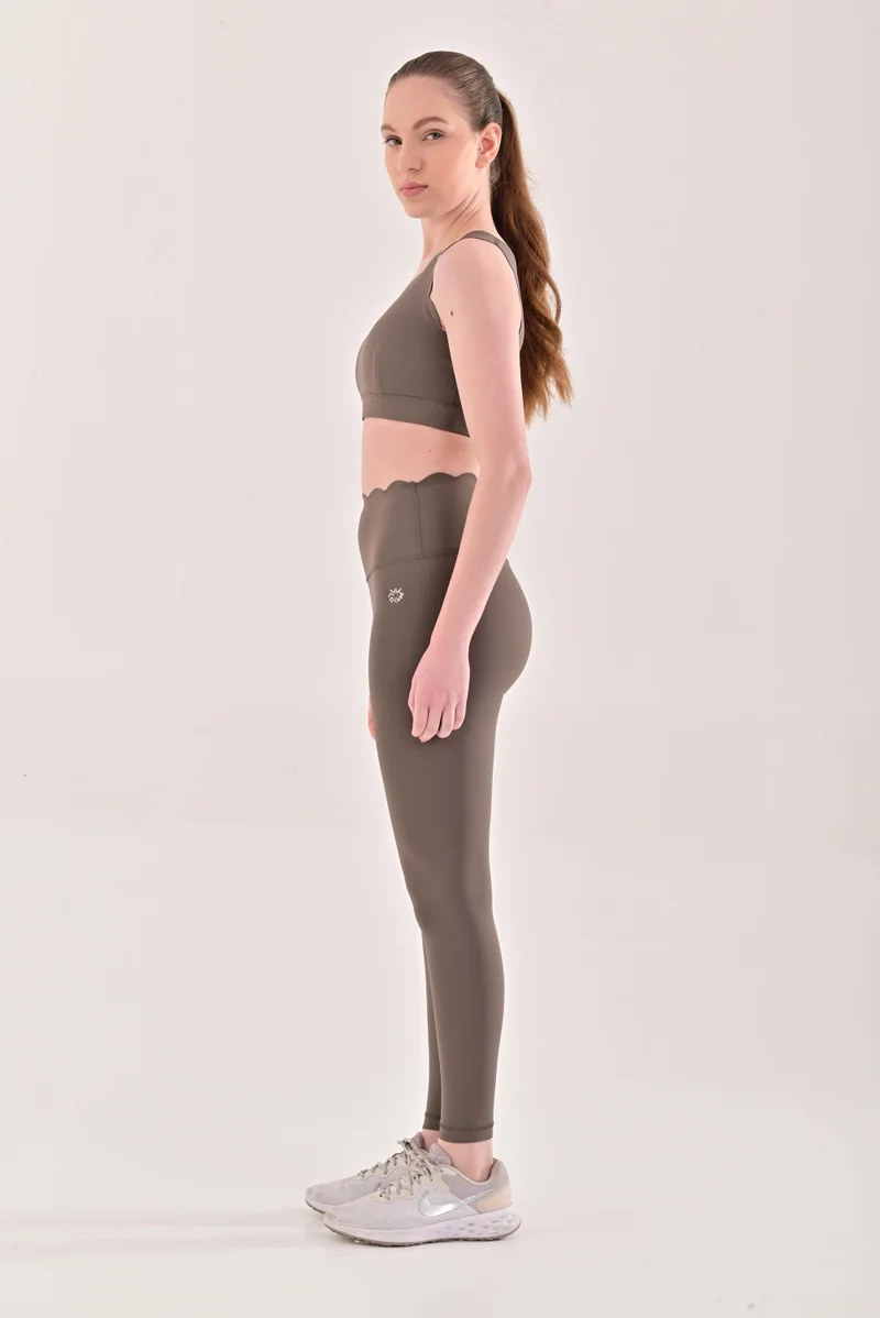 ESSO5 Scalloped High Rise Leggings