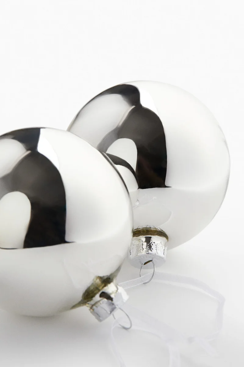 H&M 2-pack glass baubles