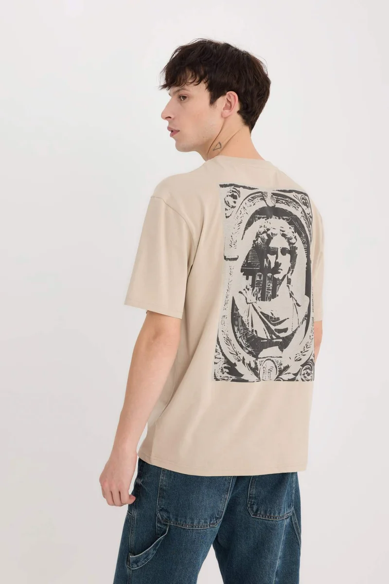 ديفاكتو Boxy Fit Crew Neck Back Printed T-Shirt