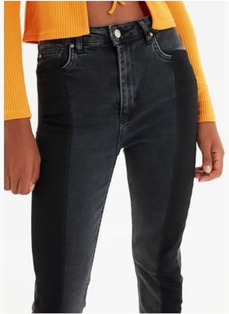 trendyol Black Color Block High Waist Slim Fit Jeans TWOAW21JE0017  - Image 3