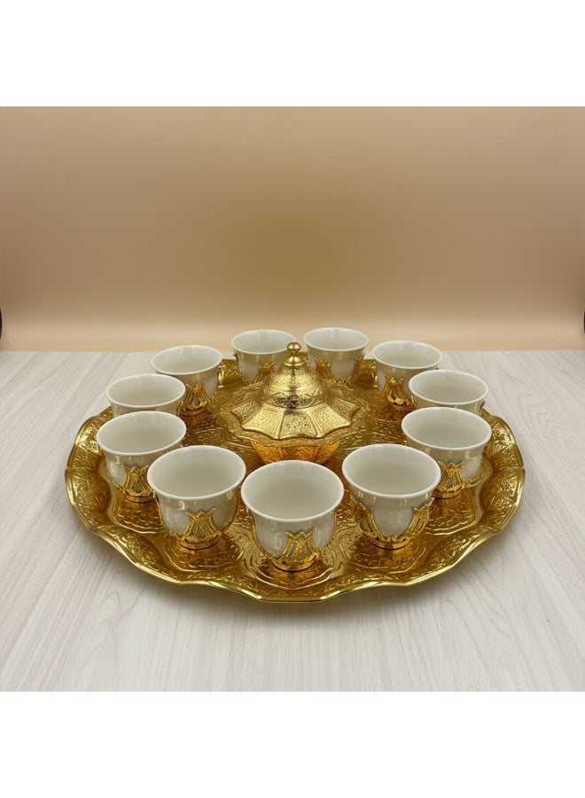 أكار طقم قهوة عربي فاخر لـ 12 شخص مع صينية، فناجين زجاجية بحوامل، ووعاء تمر بغطاء بلمسة ذهبية عثمانية ساحرة – صناعة تركية - Image 2