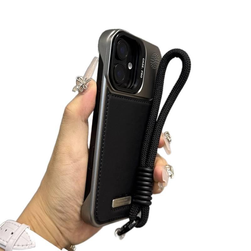 غطاء واقي بملمس جلد لـ iPhone 14 / 14 Plus / 14 Pro / 14 Pro Max باللون Gold بوظيفة حامل مع حماية من السقوط وحامل قائم مع مقاوم للصدمات مع ملمس الجلد للحمل اليومي للعائلة - Image 2