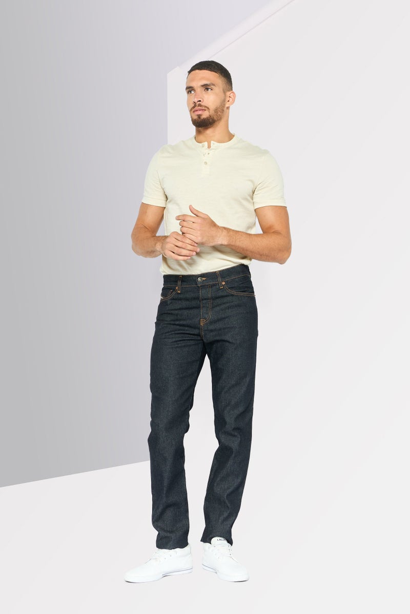 DIESEL جينز رجالي بقصة ضيقة مغسول وقابل للتمدد، أزرق - Image 2