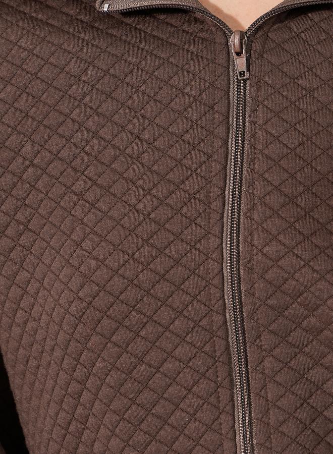 ستايلي طقم منسق من جوغر مع جاكيت بياقة هودي  - Image 4