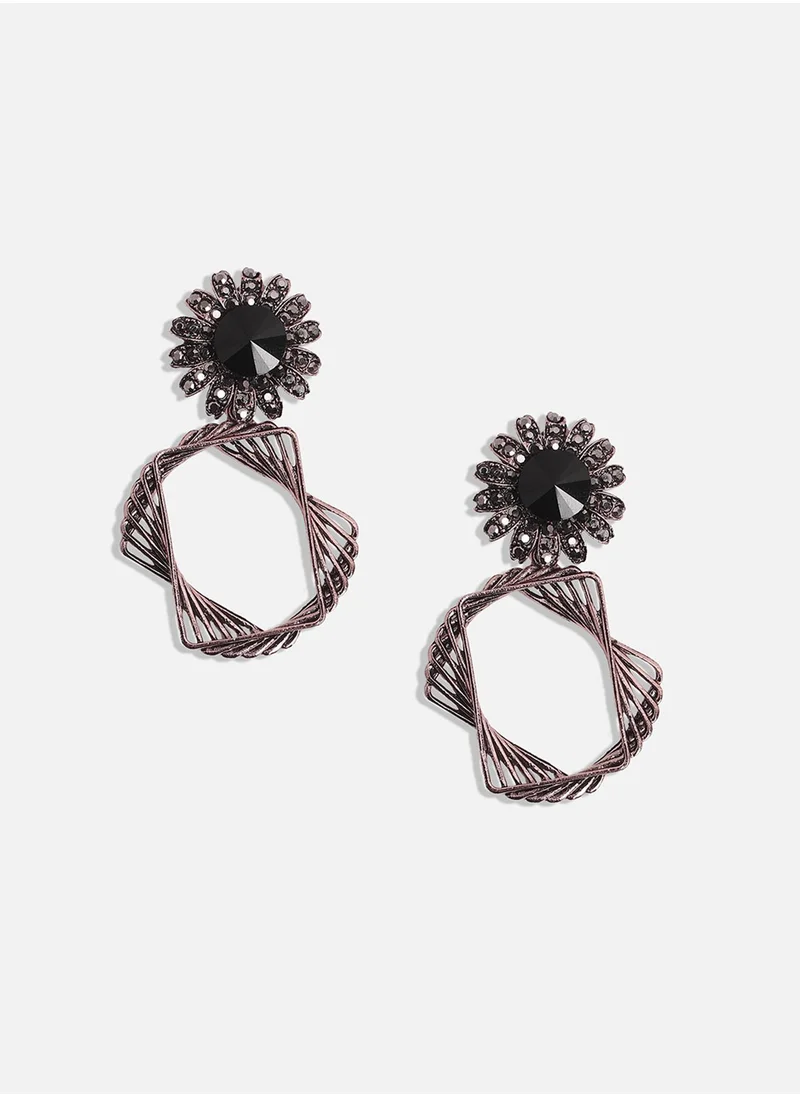 SOHI Twisted Square Daisy Drop Earrings