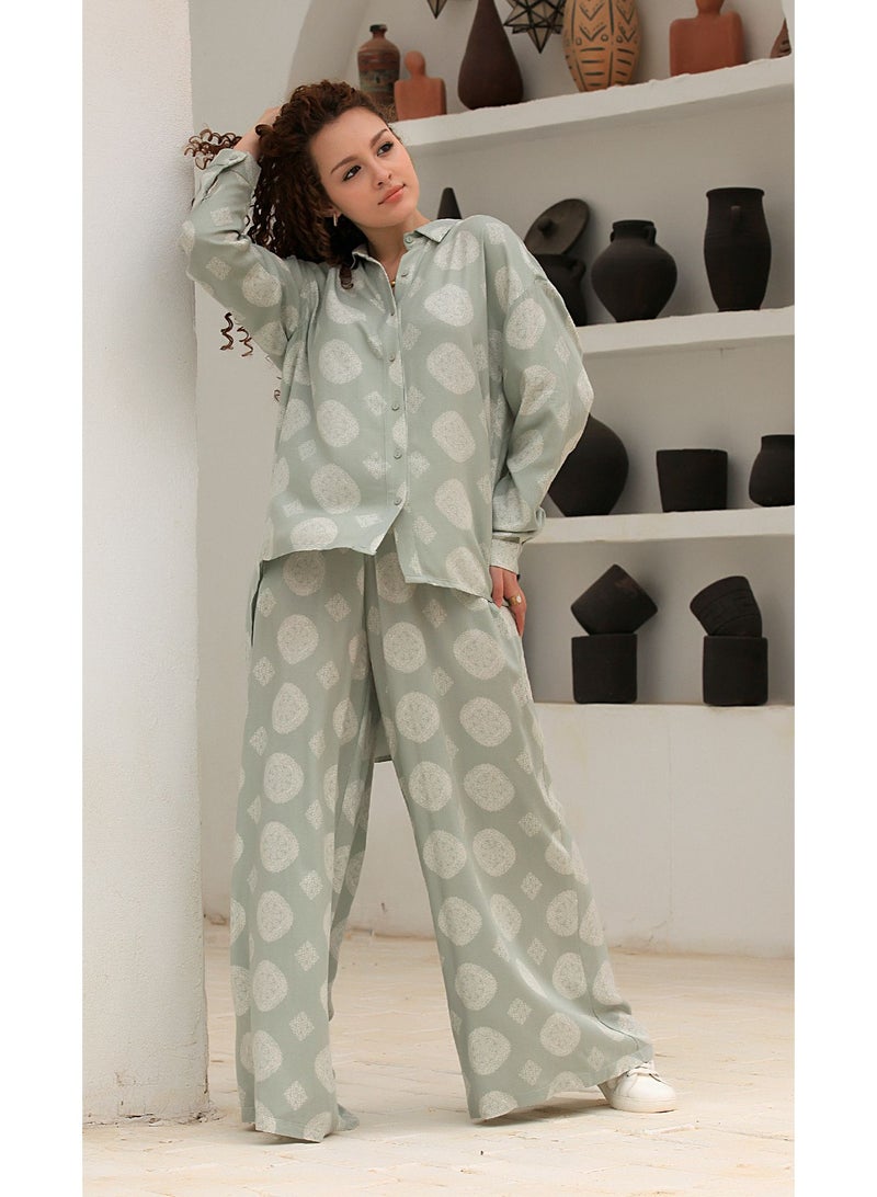Ship Master Elegant Women's Two-Piece Set – Loose Shirt & Wide-Leg Pants with Subtle Patterns  - Image 3