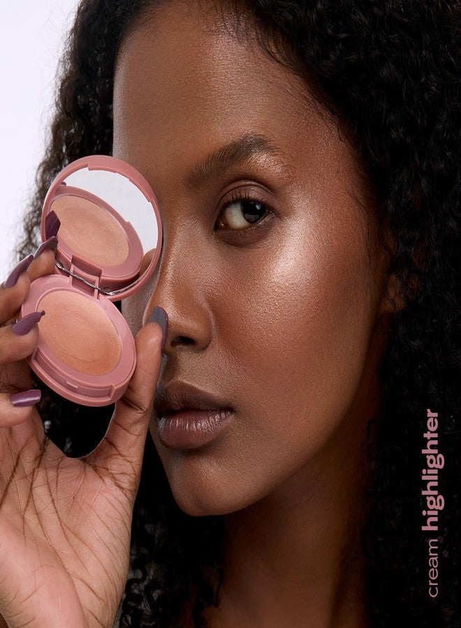 روبيز أورجانيك مُضيء البشرة الناعم من روبيز أورجانيكس - مُضيء كريمي للخدود، لمسة نهائية مشرقة، مكياج للوجه - غني بمضادات الأكسدة والفيتامينات، خالٍ من المواد الكيميائية، 4.8 غرام - يُضيء البشرة - Image 4