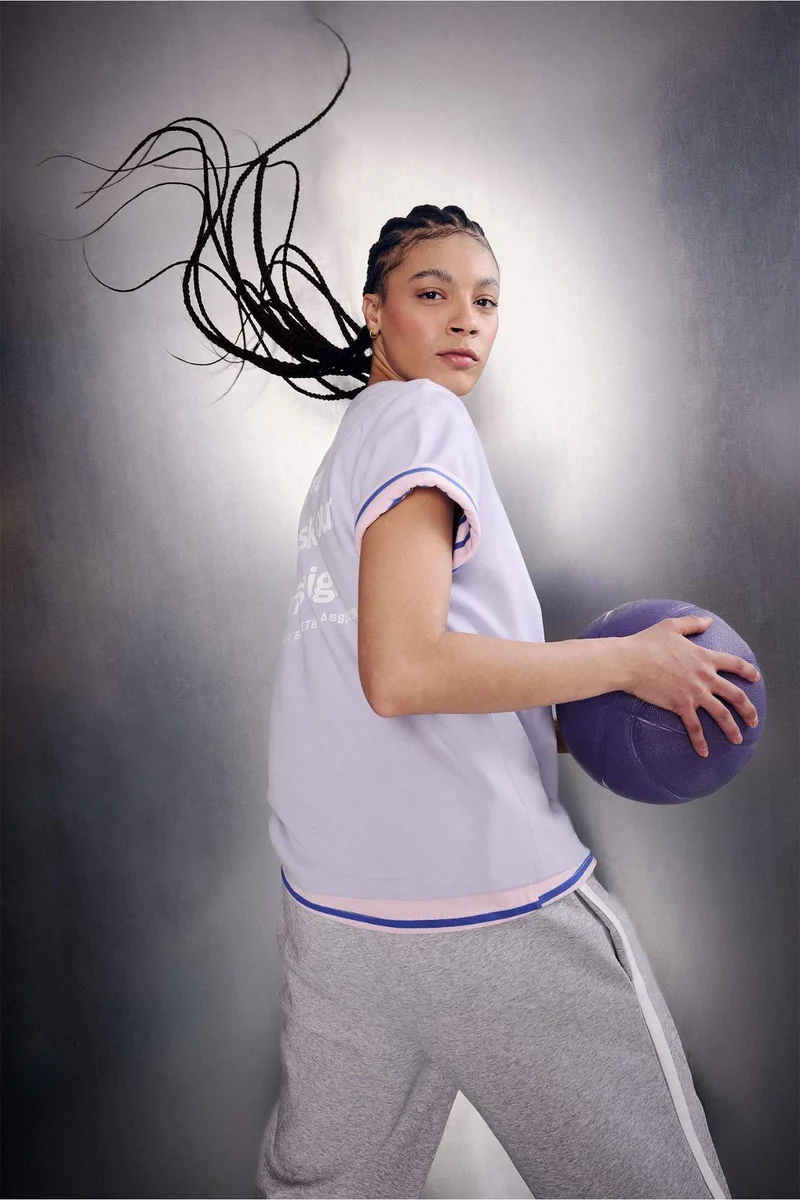 ديفاكتو Oversize NBA Wordmark Printed T-Shirt