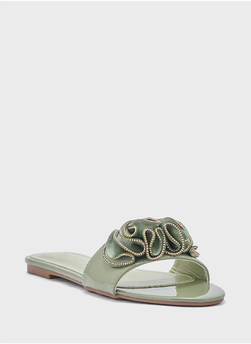 ايلا Floral Ruched Flat Sandal