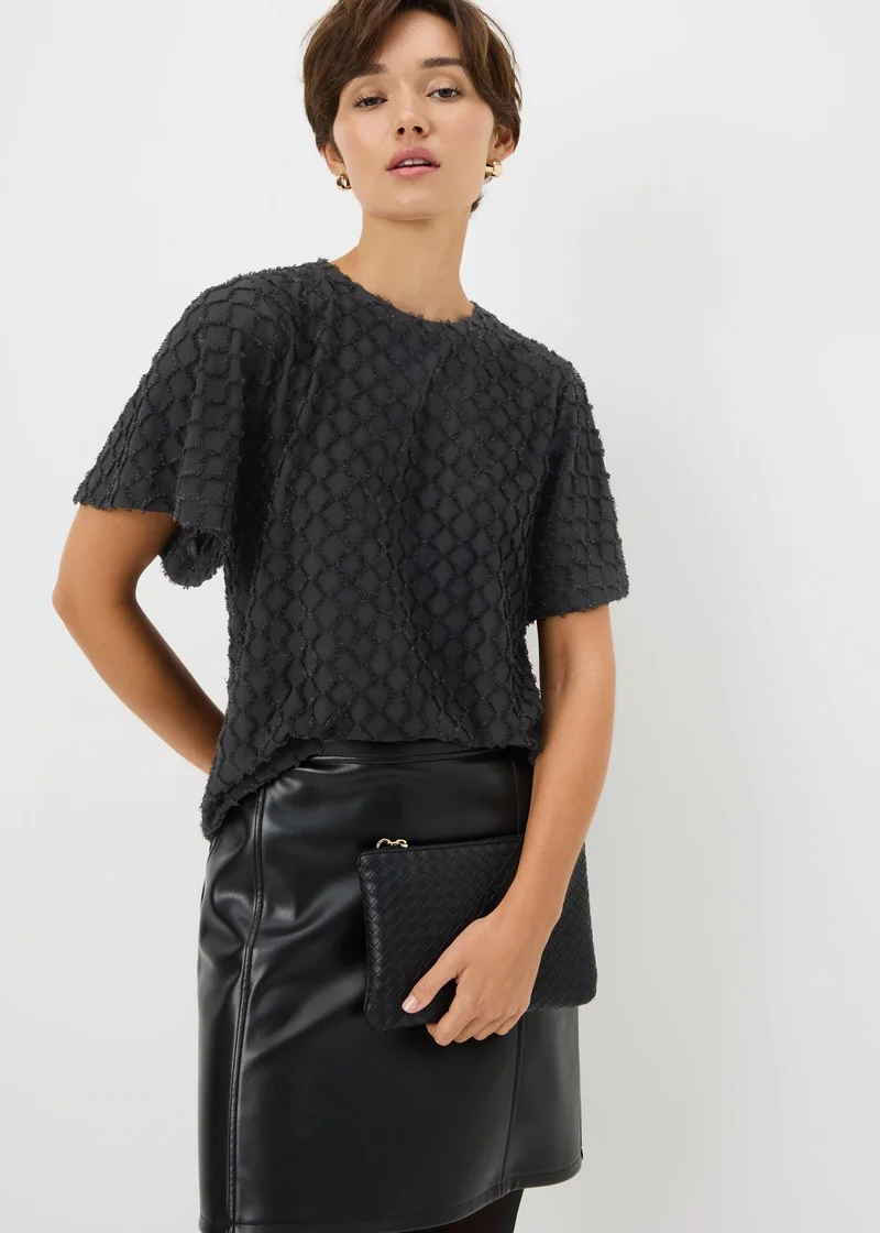 ماتلان بلوزة بأكمام ملاك مزخرفة باللون الأسود