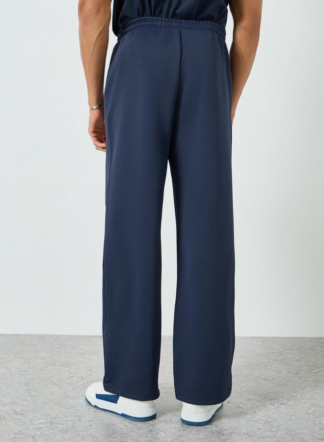 ستايلي جوغر مريح بطبعة بسيطة عند الجيب - Image 4