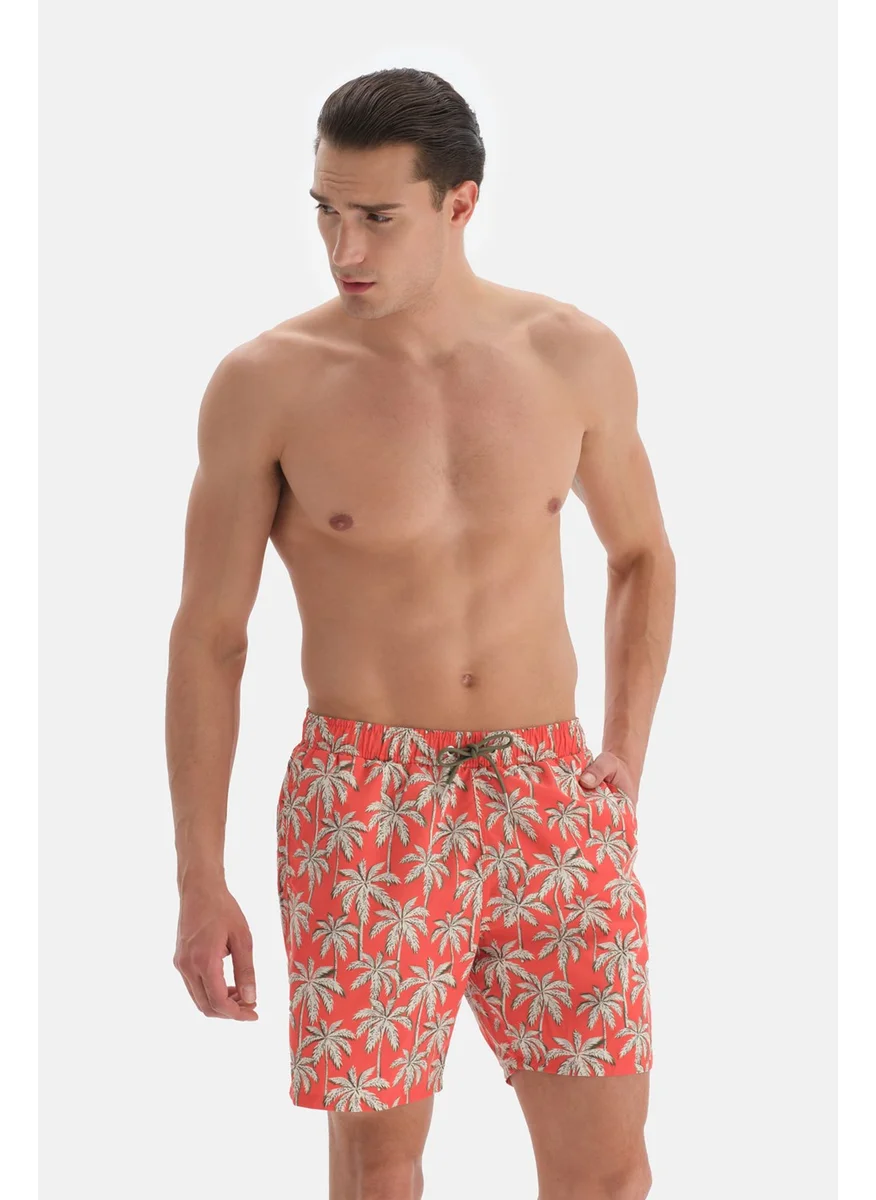 داجي Orange - Ecru Palm Des. Medium Shorts