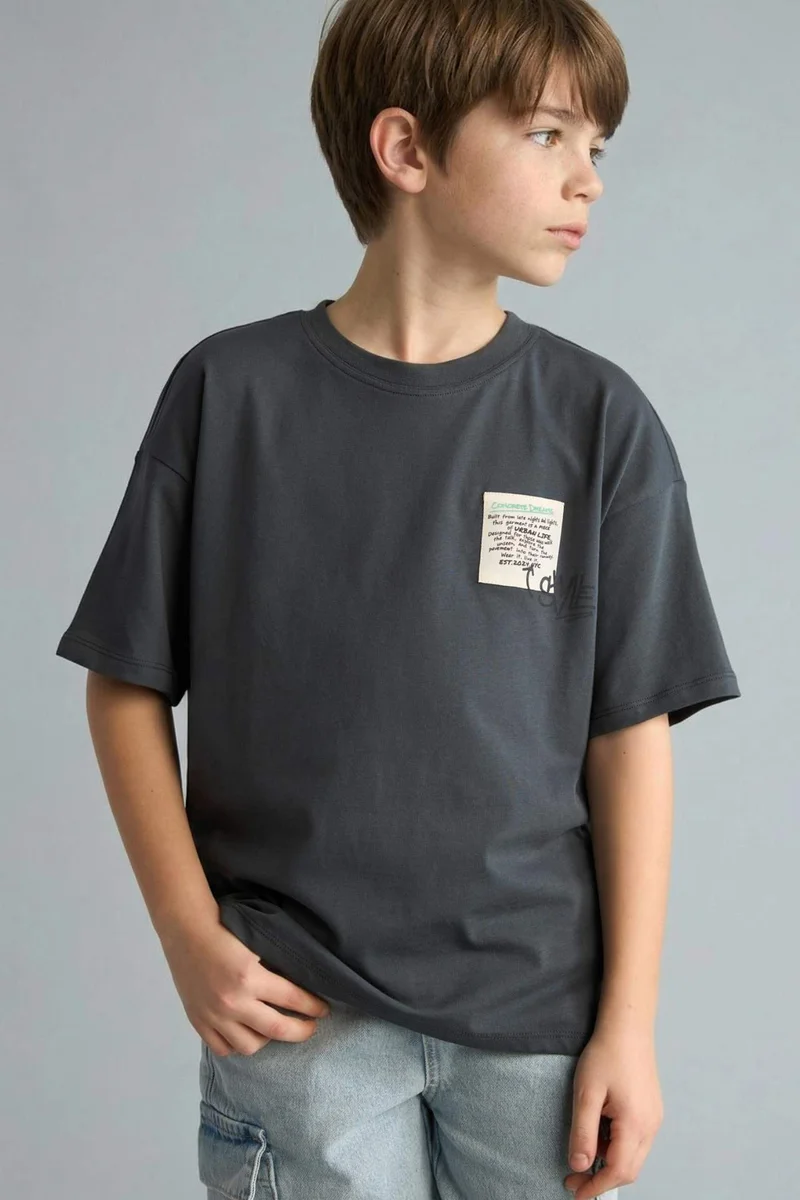 ديفاكتو Oversize Fit Short Sleeve T-Shirt