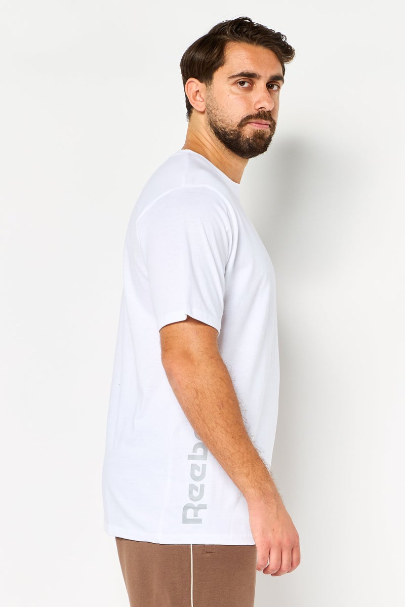 Reebok تي شيرت رياضي للرجال بأكمام قصيرة مناسب في الهواء الطلق، أبيض - Image 2