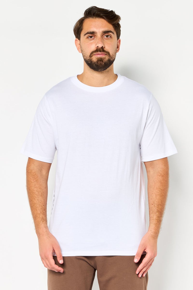 Reebok تي شيرت رياضي للرجال بأكمام قصيرة مناسب في الهواء الطلق، أبيض - Image 1