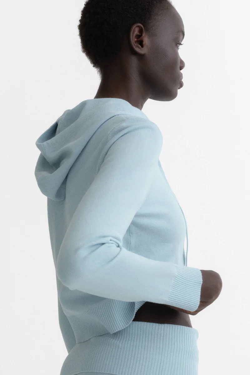 اتش اند ام كارديغان بغطاء رأس