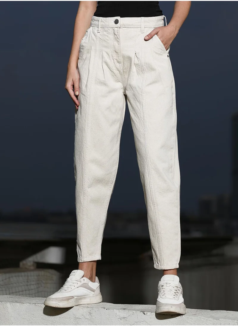 Campus Sutra Women's Ecru White Dark-Wash Tapered Denim Jeans For Casual Wear | High-Waist | Regular Fit | Button Closure | Denim Jeans Crafted With Comfort Fit For Everyday Wear