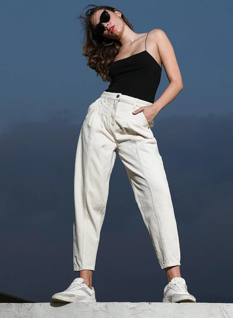 Campus Sutra Women's Ecru White Dark-Wash Tapered Denim Jeans For Casual Wear | High-Waist | Regular Fit | Button Closure | Denim Jeans Crafted With Comfort Fit For Everyday Wear