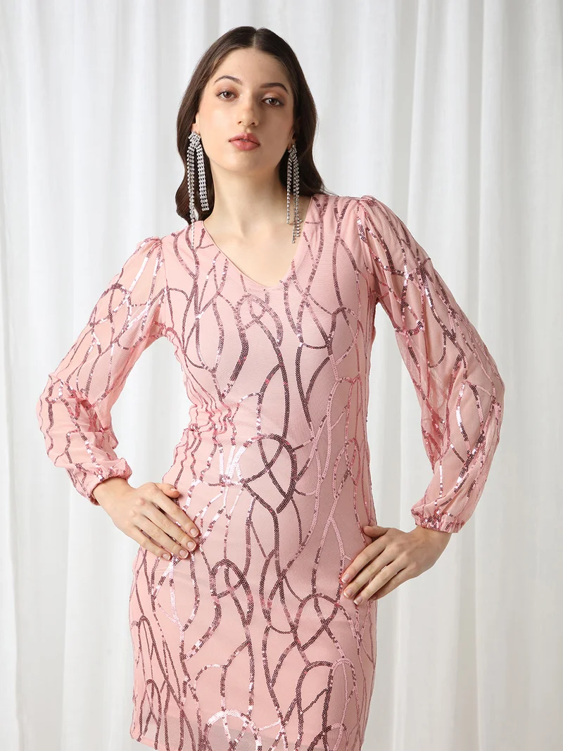 جلو باص فستان سهرة نسائي قصير ضيق وردي بياقة على شكل  وأكمام أسقفية مزين