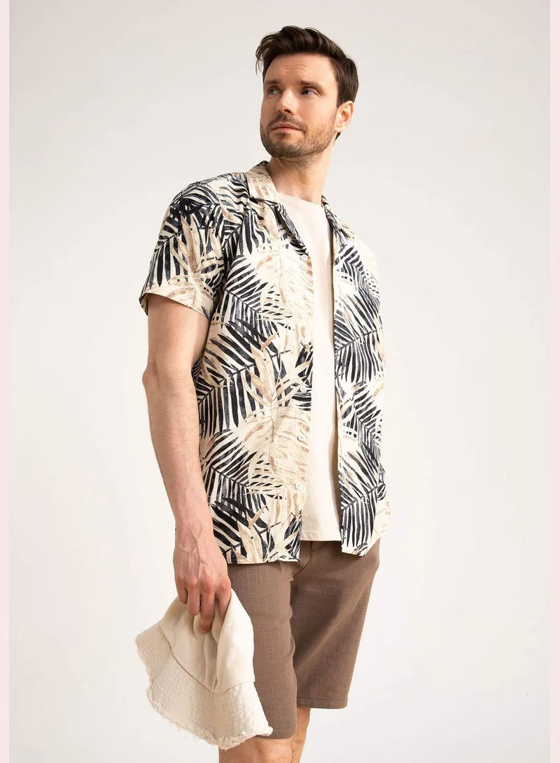 ديفاكتو Man Regular Fit Apache Neck Woven Short Sleeve Shirt